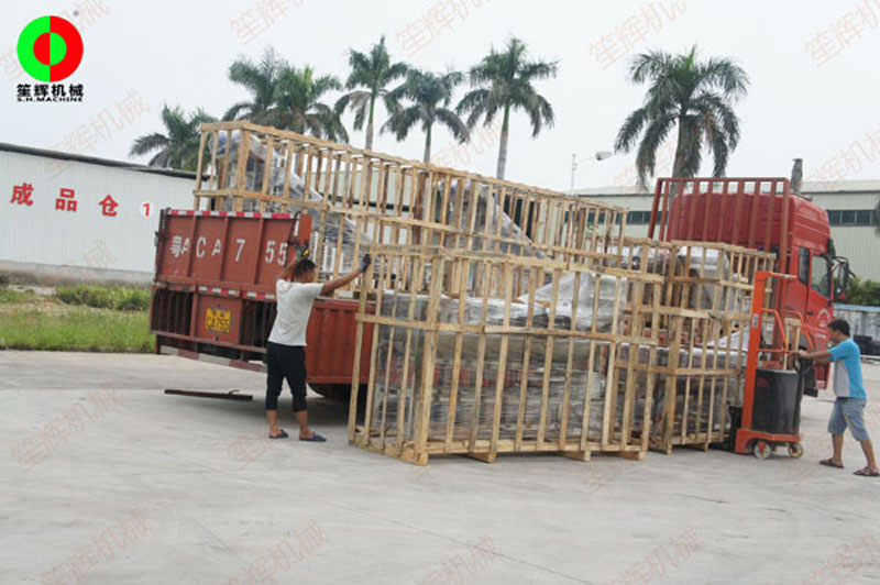 M. Li du Vietnam a command&eacute; une machine &agrave; laver &agrave; courants de Foucault et un palan