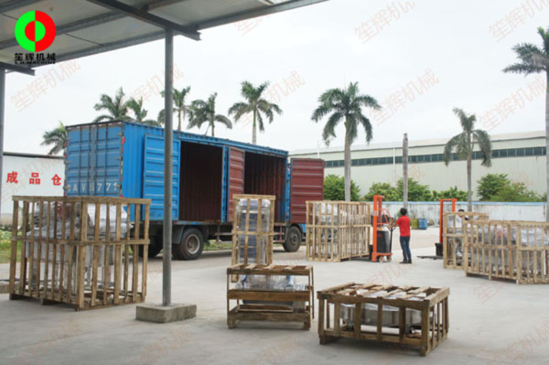 M. Wang a ordonn&eacute; l'ach&egrave;vement en douceur de la cha&icirc;ne de production de nettoyage de vortex de fruits et l&eacute;gumes 2