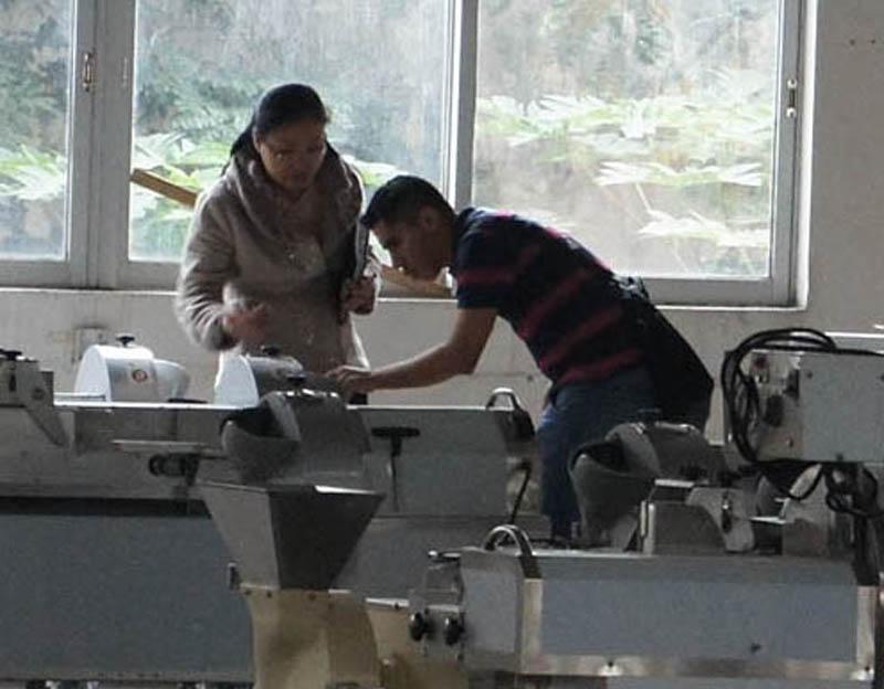 Notre soci&eacute;t&eacute; fournit une ligne de production de produits de nettoyage et de s&eacute;chage de pommes de terre aux clients am&eacute;ricains