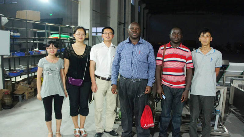 Machine &agrave; laver les l&eacute;gumes en continu pour les clients en Afrique du Sud 3