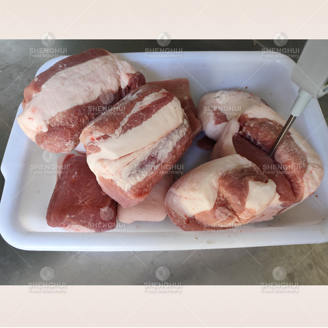 Machine à découper la viande en dés à grande vitesse par centrifugation tridimensionnelle, machine à découper la viande congelée, coupe-cubes de viande