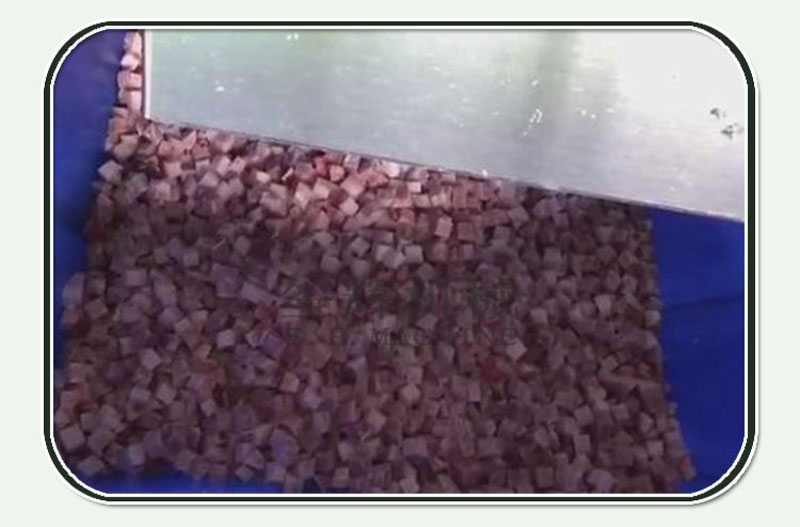 coupe-cube de viande