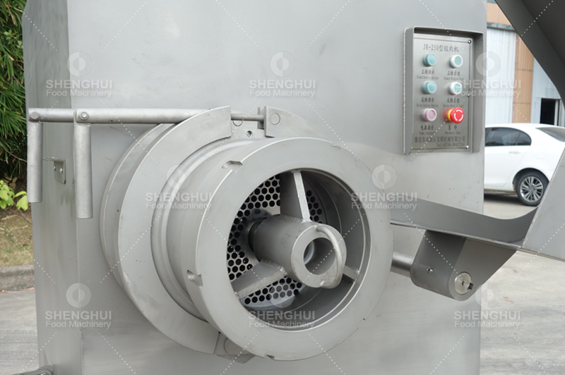 Grand hachoir &agrave; viande