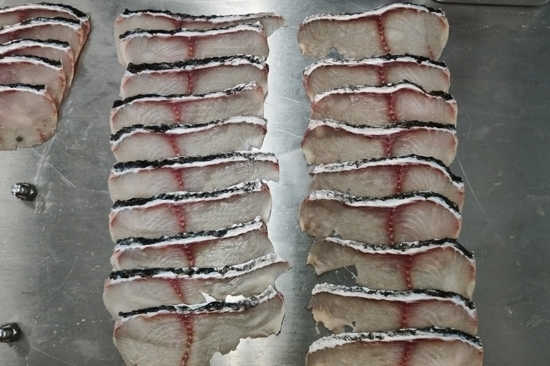 Machine &agrave; d&eacute;couper le poisson (2)