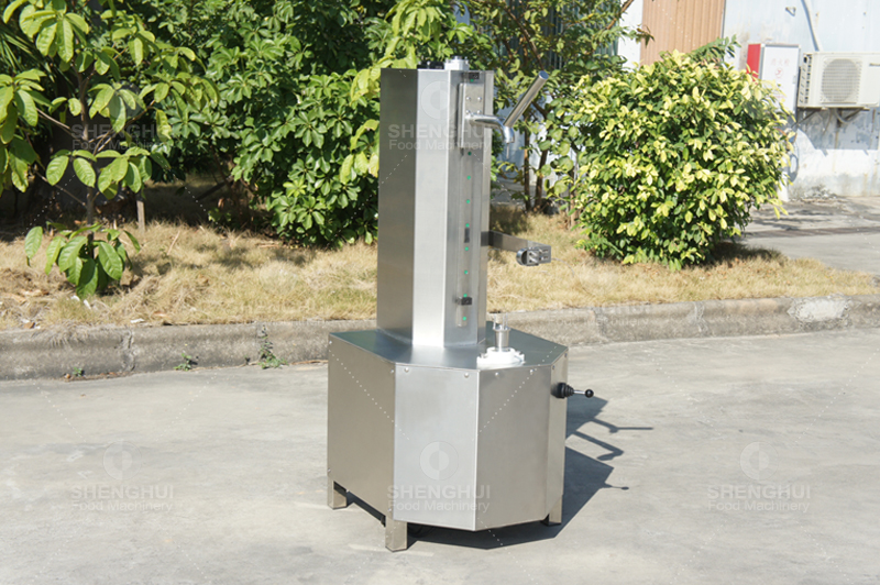 Machine &agrave; &eacute;plucher 1