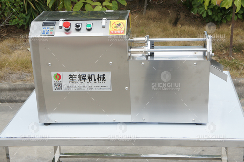 Machine &agrave; d&eacute;couper les pommes de terre