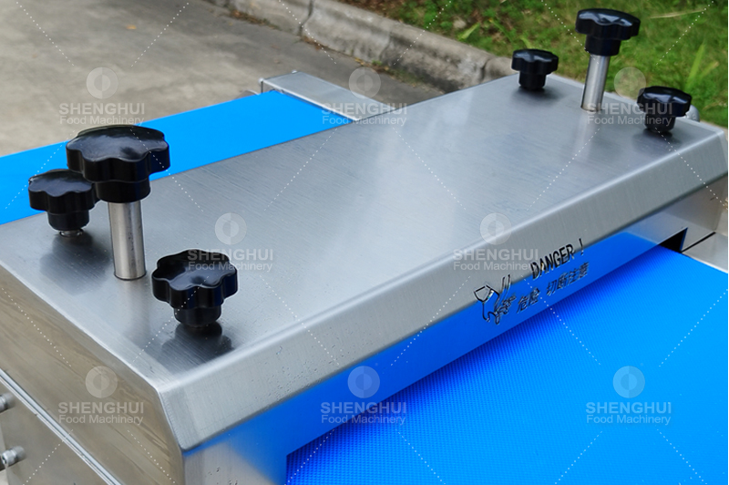 Machine &agrave; d&eacute;couper le poisson