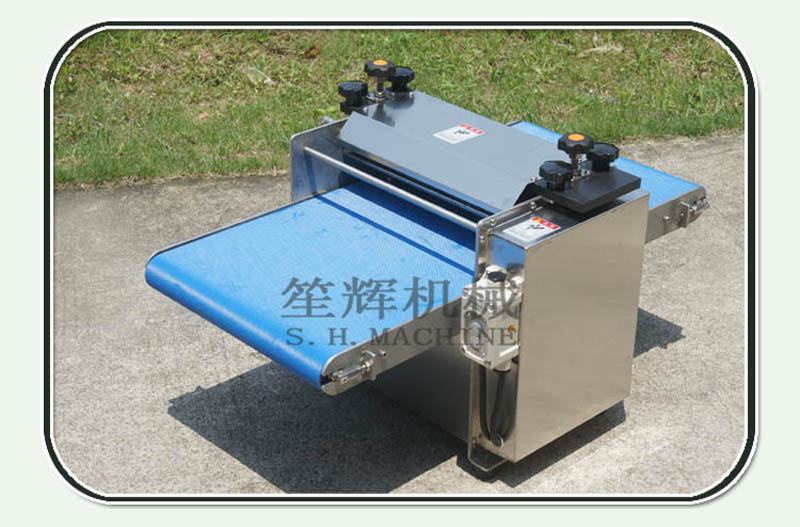 Machine de d&eacute;coupe de calmar