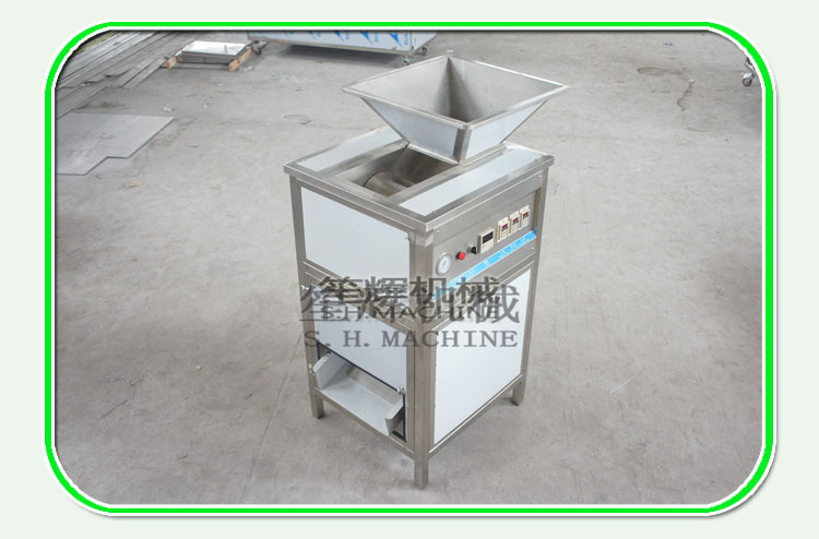 Machine &agrave; &eacute;corcher des fruits