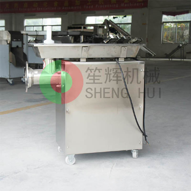 hachoir &agrave; viande universel